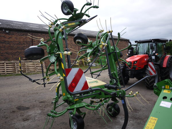 Krone Vendro 790 tedder - Image 3